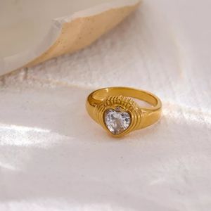 18 k Gold Plated Queen Ring Size 8